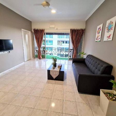 Perdana Serviced Apartment & Resorts Padang Mat Sirat Экстерьер фото