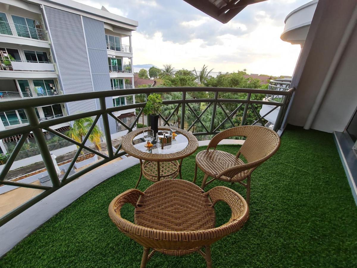 Perdana Serviced Apartment & Resorts Padang Mat Sirat Экстерьер фото