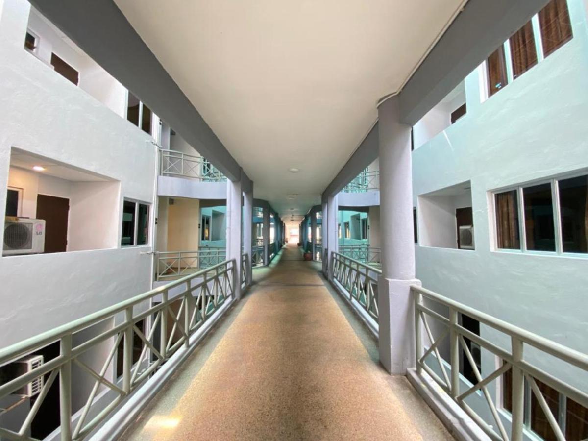 Perdana Serviced Apartment & Resorts Padang Mat Sirat Экстерьер фото