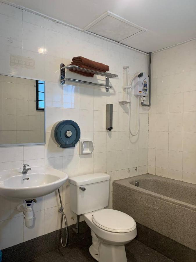 Perdana Serviced Apartment & Resorts Padang Mat Sirat Экстерьер фото
