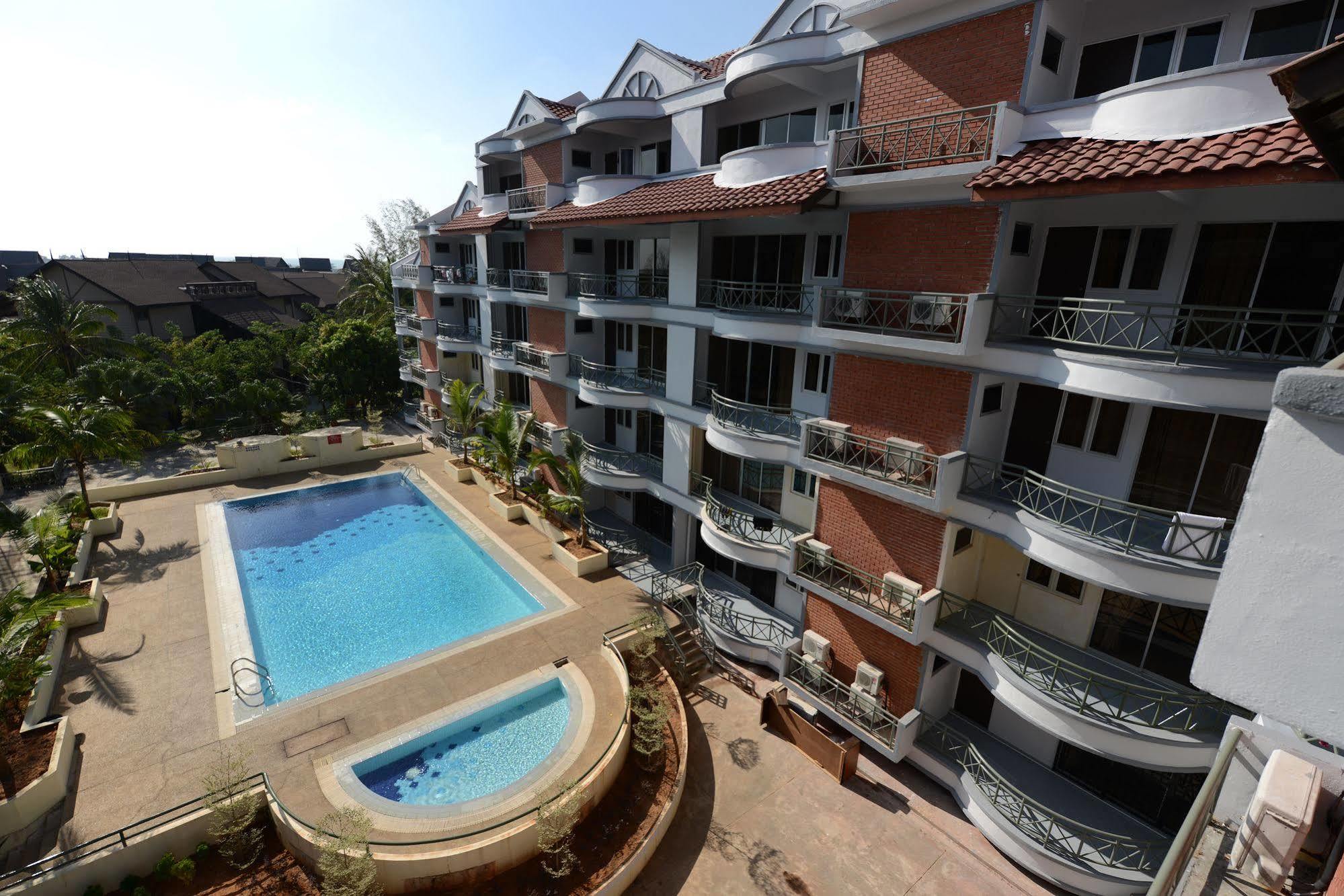 Perdana Serviced Apartment & Resorts Padang Mat Sirat Экстерьер фото